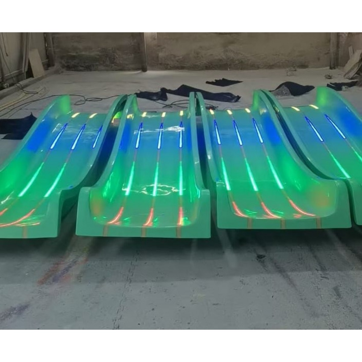 طقم 4 زحاليق فايبر مضيئة مقاس 350 طول*312سم عرض